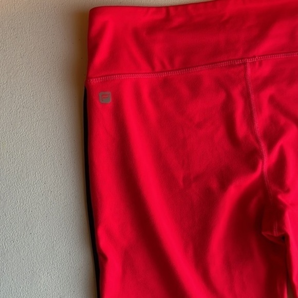Fabletics Capri Legging Size Medium - Picture 10 of 10
